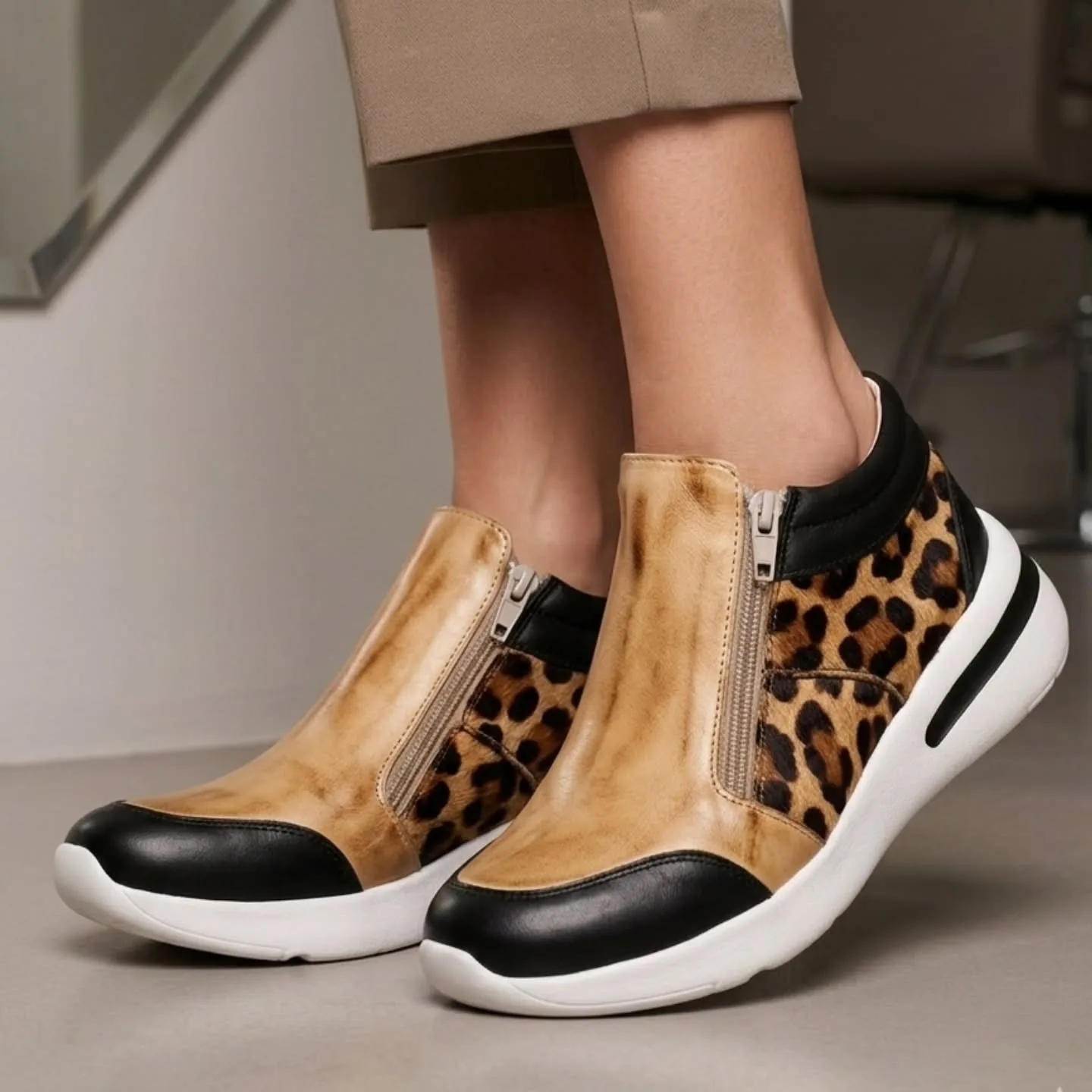 Botín Sneaker Animal Print Camel